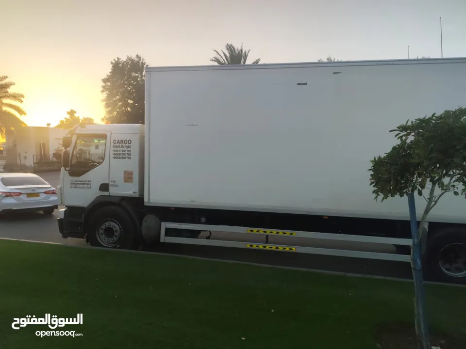 10-Ton Volvo Truck . 10 طن صندوق Modified from Refrigerated (Reefer) to Standard Box Truck