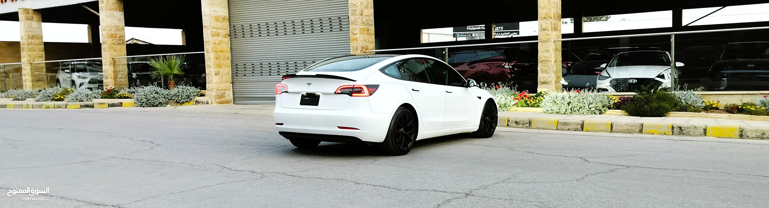 تيسلا 2022 model 3 فحص كامل 4 جـــيـــد بدون ملاحظات بودي (كرت ابيض) بحالة الوكالة بسعر لقطة ومحرووق