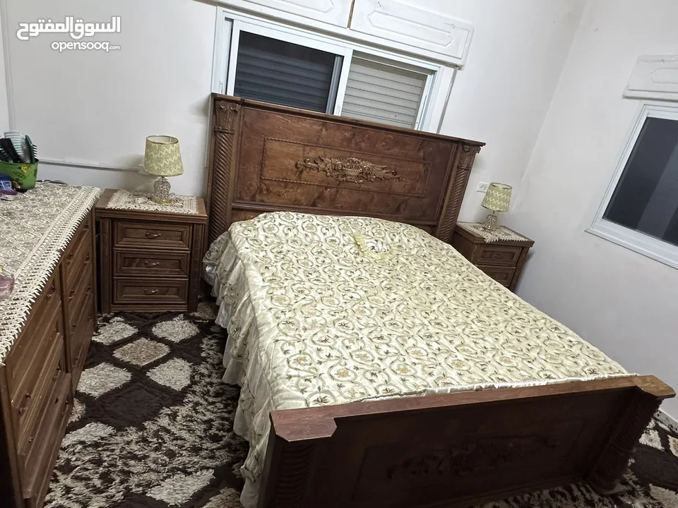 غرفه نوم خشب زان مستعمل بحالة جيدة جدا للبيع