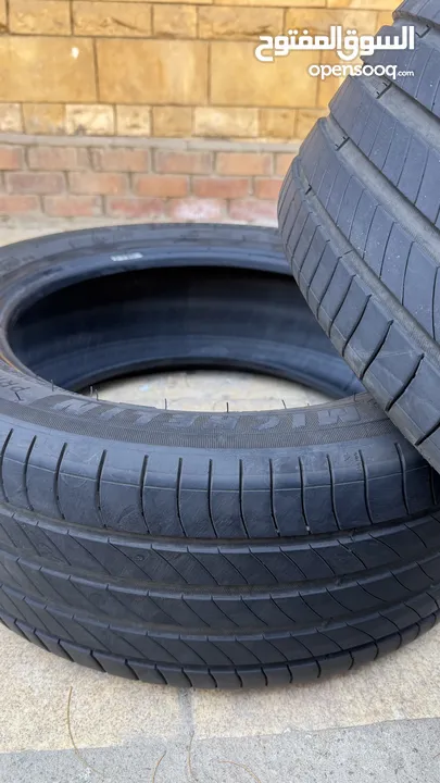 عدد3 كاوتش ميشلان تيوبلس 225 /25 r17 بحاله ممتازه