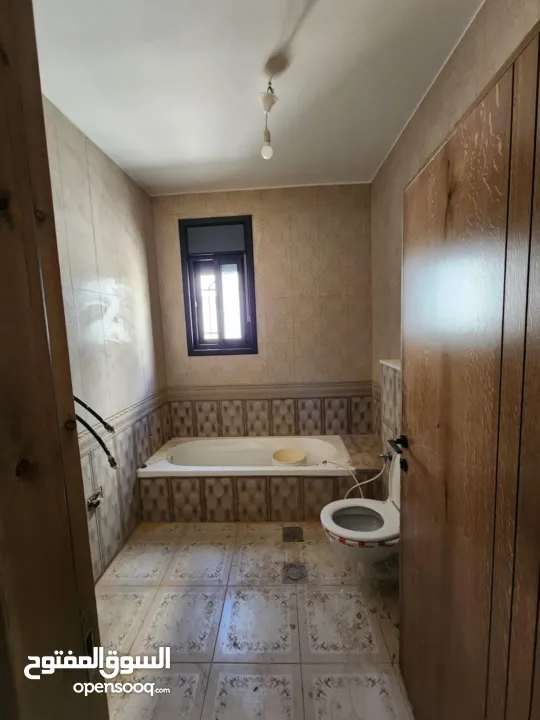 فلل للبيع  في منطقة سردا