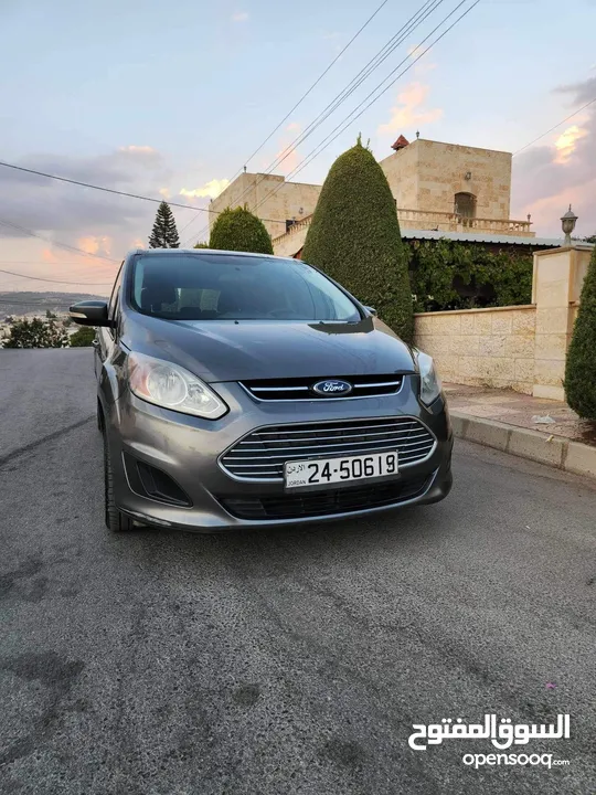 Ford c max 2013 بحالة الوكاله لا ينقصها شيئ ماشيه 120 الف كيلو فقط