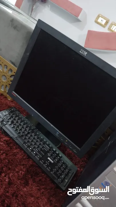 كمبيوتر  hb مع كامل اغراضه شغال بس الشاشه بحاجه الى تصليح