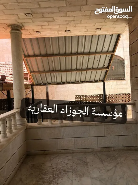 بيت مستقل فارغ للايجار في منطقة الزهور مساحة 250 متر داخلي مع حديقة 300 متر