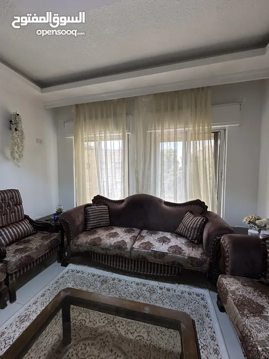 طقم كنب وطاولات عدد 3