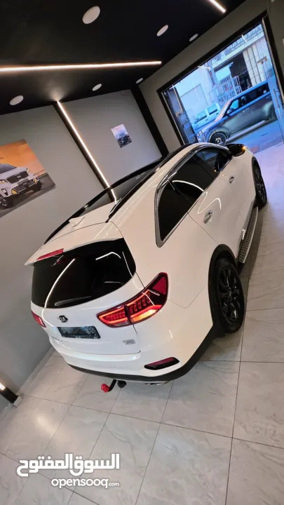 من اجمل كيا سورينتو فل ملغم دفع رباعي بحاله الشركه