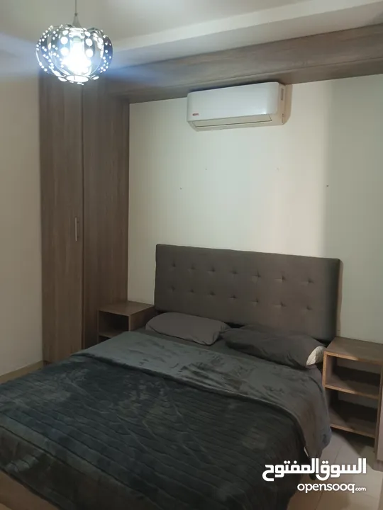 غرفة نوم وصالون مفروشة فرش راقي ومرتب في منطقة الجاردنز للايجار 280