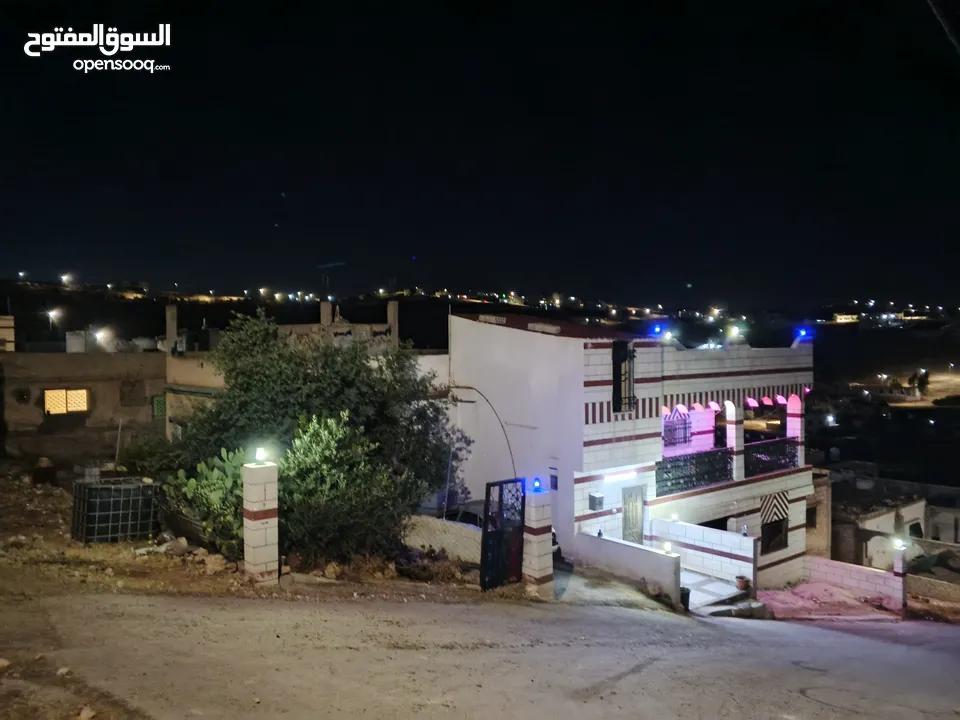بيت للبيع بداعي السفر الموقع المفرق بلعما الحي الشمالي بجانب مسجد خالد بن الوليد  المالك الشيخ ماجد