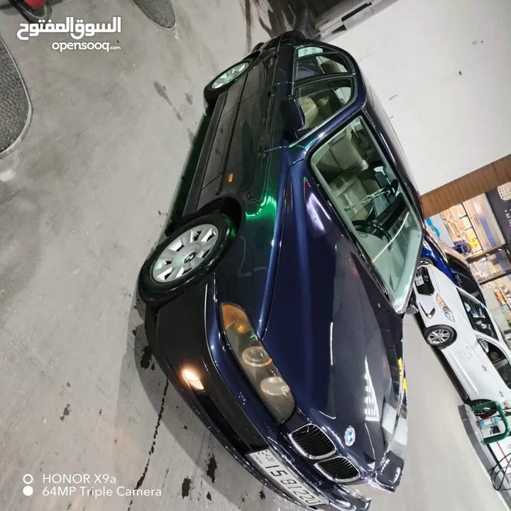 سياره BMW 2003