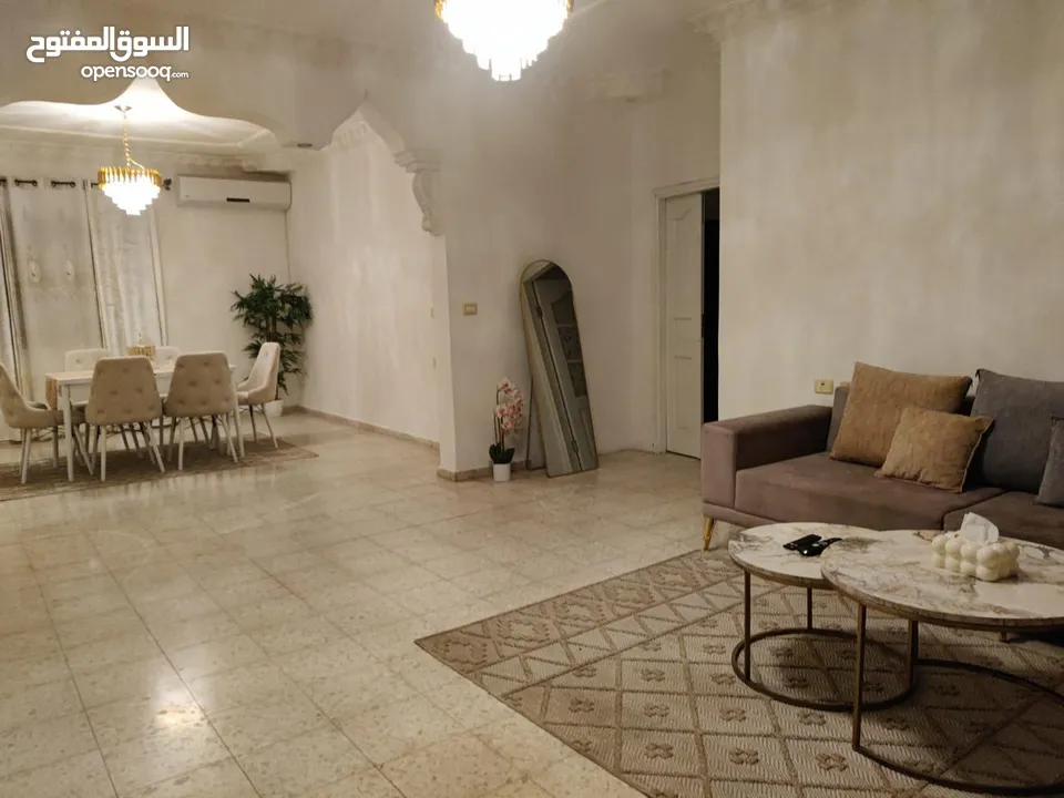 متوفر شقة بطولكرم دوار السلام دخلة ريم البوادي مساحتها 135 ومع بيت الدرج 145  دلكس جاهزة  بدون مصعد