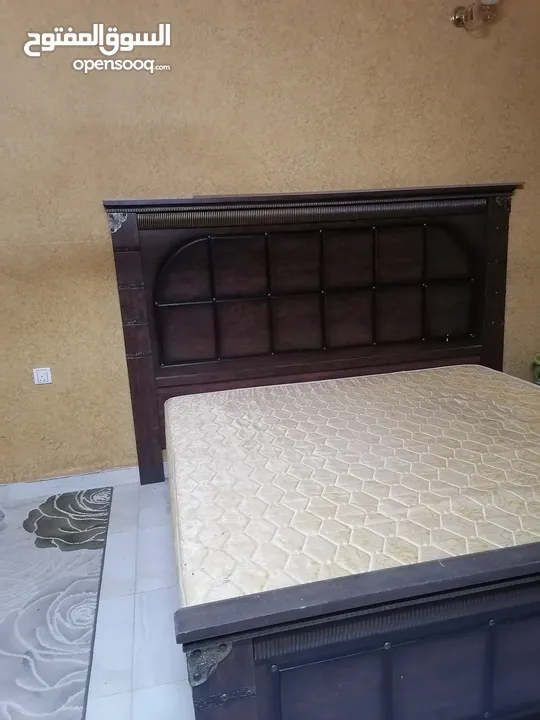 غرفة نوم خشب تركي مستعمله وتحتاج صيانه