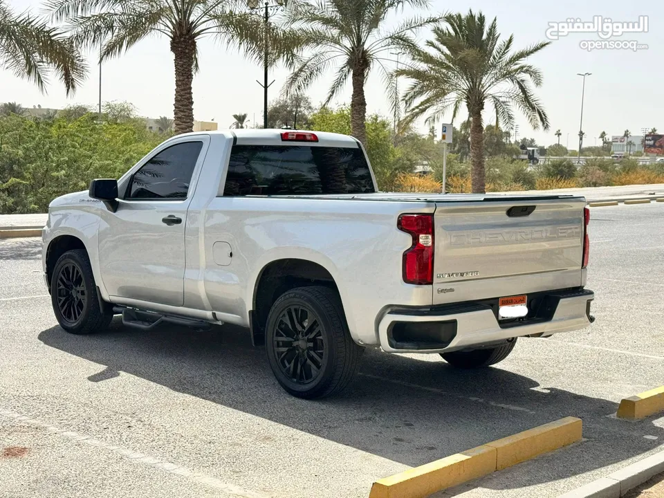 Chevrolet Silverado LT 2020 (Silver)