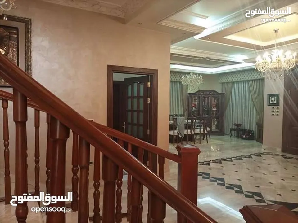 الظهير فيلا مستقله فخمه جدا فن معماري عاليه ومطله اجمل موقع مكون من اكثر من سكنه
