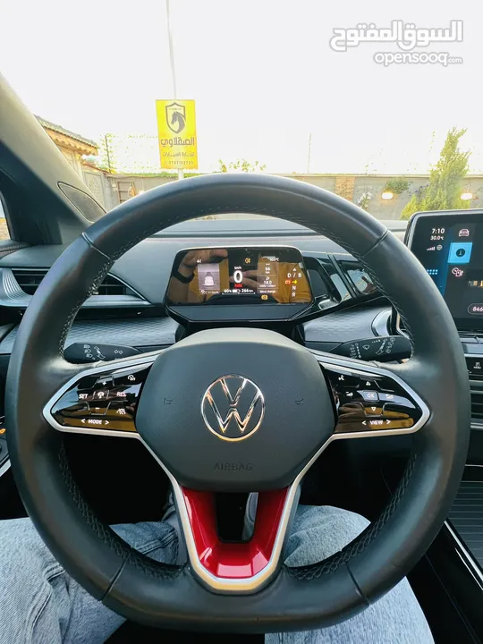 ‏Volkswagen ID6 black edition