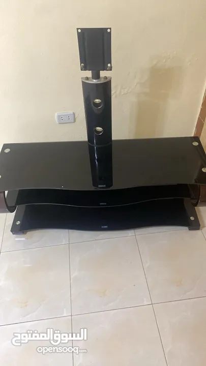 طاولة شاشة بسعر حرق بحالة ممتازة