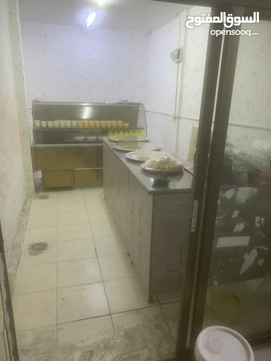 ثلاجه ديلي حجم كبير مترين ارتفاع متر ونصف شبه جديد بالصلاة على النبي