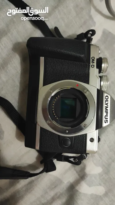 OLYMPUS MIRROR LESS CAMERA