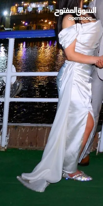 White dress size S/M from Kiki Riki فستان زفاف او كتب كتاب اوف وايت سيمبل وشيك جدا من كيكي ريكي