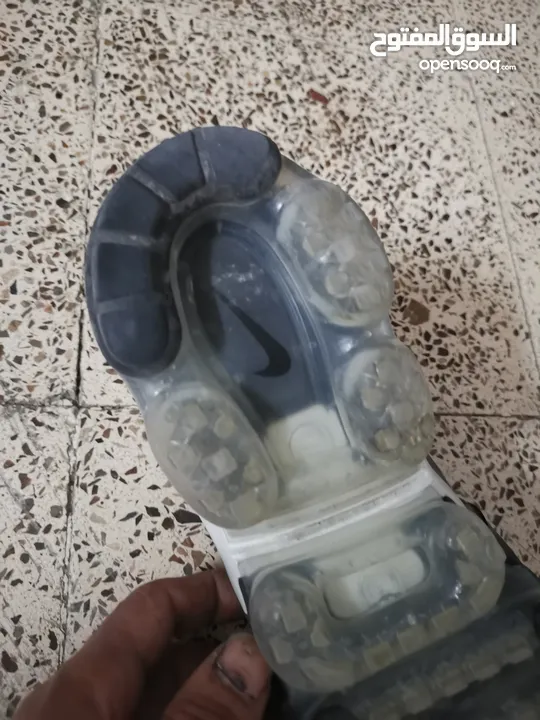 حذاء نايك اصلي مستعمل اقل من اسبوعين   فقط للي بفهم بابالحذاء