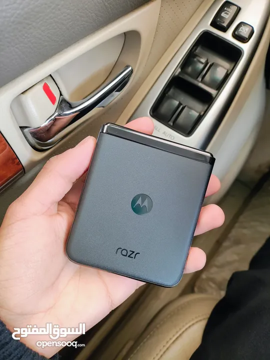 عرطة اليوم موتورولا Razr 40 Ultra شبه جديد ب79 الف