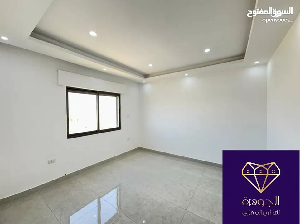 طابق اخير مع روف دوبلكس فاخر لم يسكن لقطه وبسعر مغري جدا عرض خاص ع اخر شقة أرقى مناطق جبيهة ام زويتن