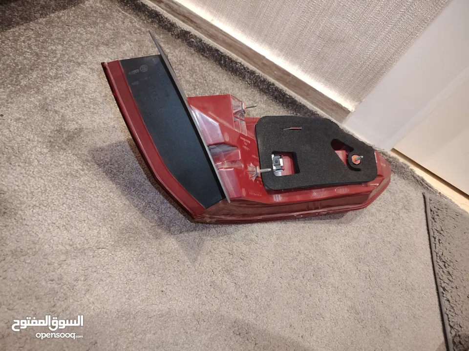 ضو خلفي شمال مرسيدس E200 مرسيدس جديد الاصلي