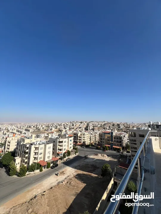 روف ذو إطلالة رائعة  في اجمل مناطق الجبيهة مفروش للايجار