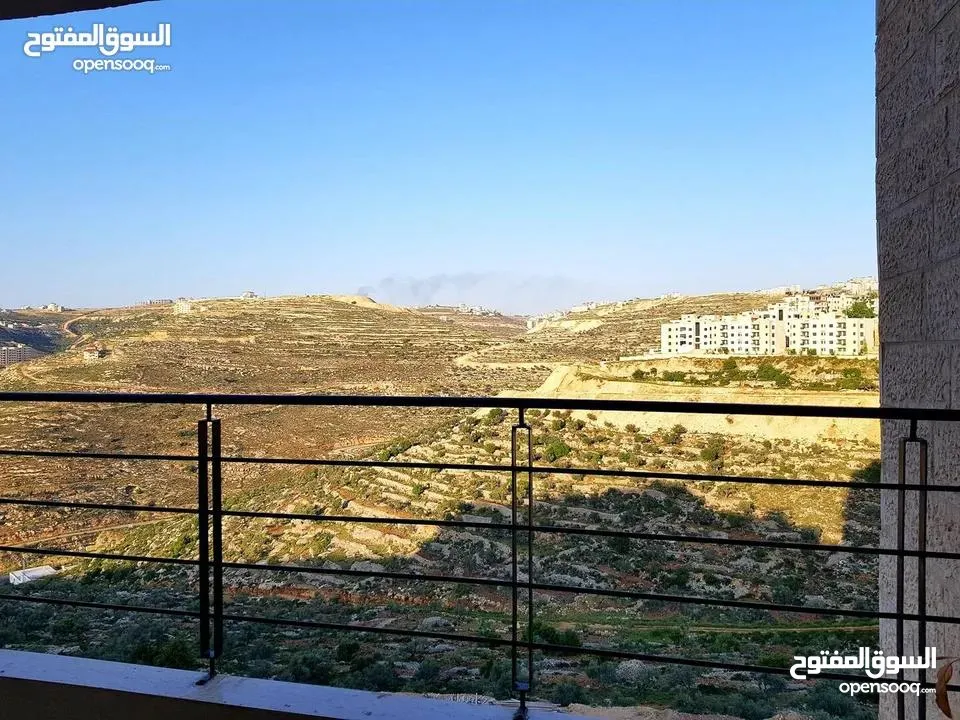 شقة مميزة للبيع  بإطلالة خلابة