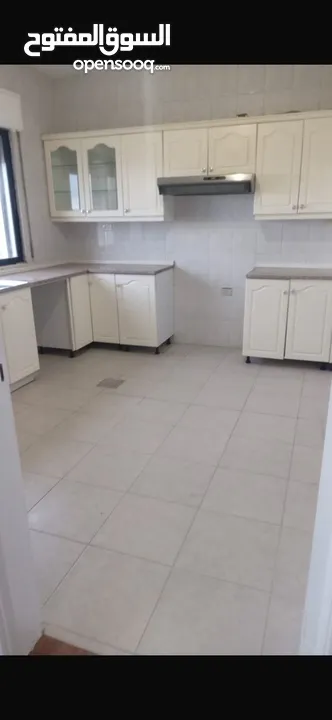 شقة فارغة للإيجار في ام اذينة - ref : 14555