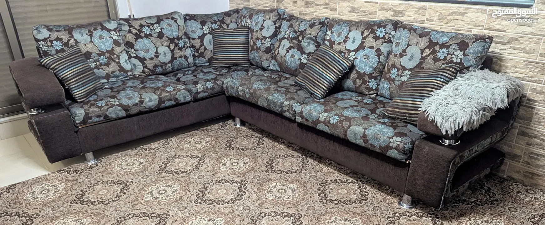 طقم كورنر بحالة جيدة
