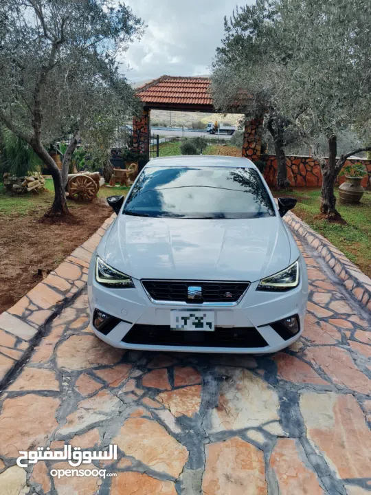 اذا مش حبة مميزة ما تركبها.  SEAT Ibiza FR 2022 بحالة الوكالة دهان شركة مميزة بكل تفاصيلها حبة مخازن