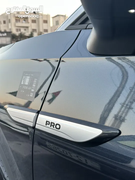 ID.6 Crooz PRO VIP 2023  بحاله الوكاله عداد 20 الف كن جمرك جديد