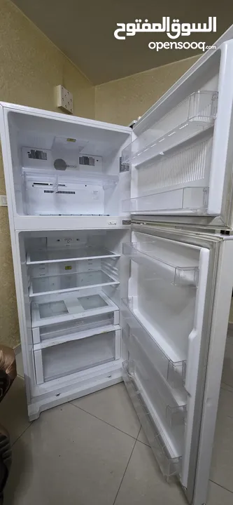 ثلاجة LG بحالة جيدة جدا للبيع