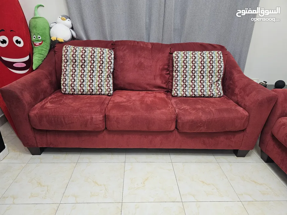 كنب اشلي للبيع  Ashley couchs for sale