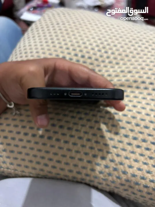 iPhone 15 جهاز