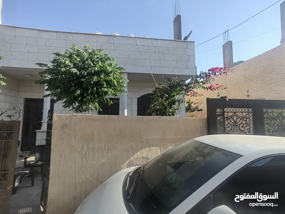 منزل حديث البناء للبيع بسعر مميز / محافظة البلقاء عين الباشا - الشويح الشرقي - حي الحرمين