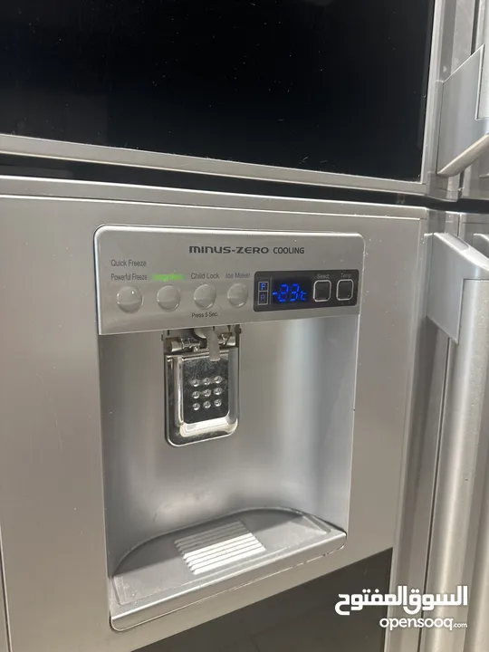 ثلاجة هيتاشي ياباني (minus-zero cooling system) أربع أبواب للبيع بحالة ممتازة