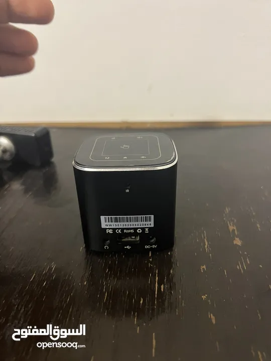 برجكتور صغير ذكي  Smart wireless mini projector