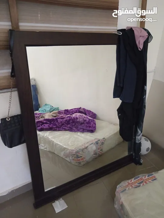اثاث مستعمل بحالة جيدة جدا للبيع
