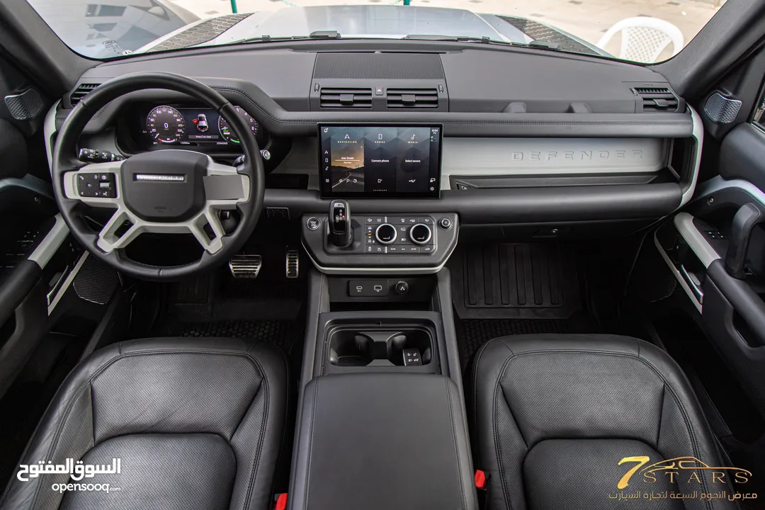 Land Rover Defender 2024 Hse  Black Edition Plug in hybrid   السيارة وارد و كفالة الشركة