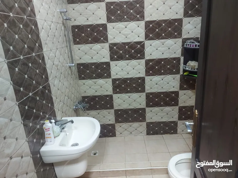 شقه / للبيع //جبل الزهور