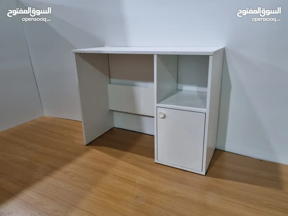 مكتب دراسه بحاله جيده