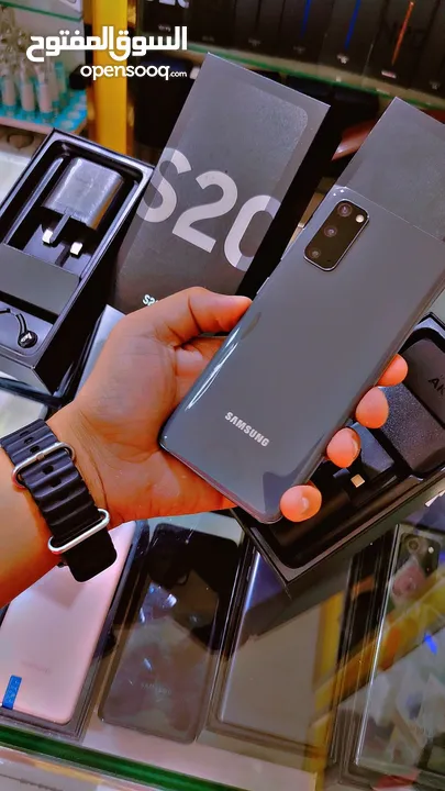 عرض خااص : Samsung S20 plus 128gb هاتف نظيف جدا بحالة الوكالة مع ملحقاته و بأقل سعر من دكتور فون