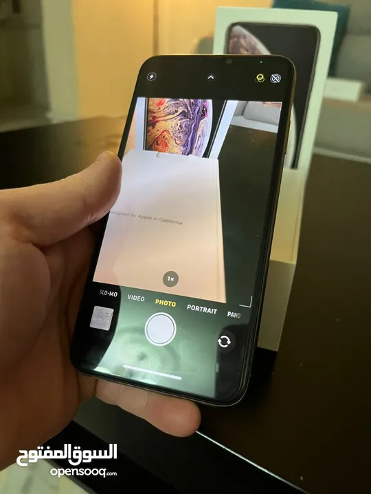 ايفون xs max للبيع بحالة الوكالة مع كرتونتو الاصلية