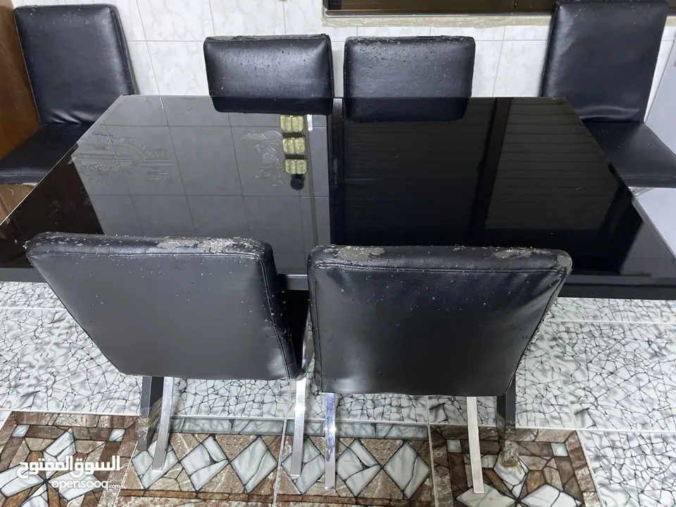 طاولة سفرة بشكل رائع ما بتلاقي زيه