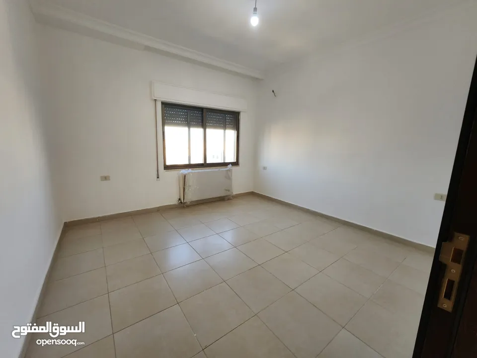 شقة فارغة للبيع في منطقة الجبيهة - REF: 14630