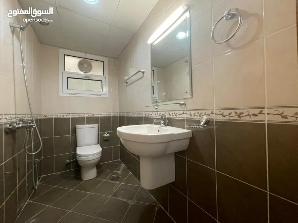 3 BR Large Apartment in Khuwair 33