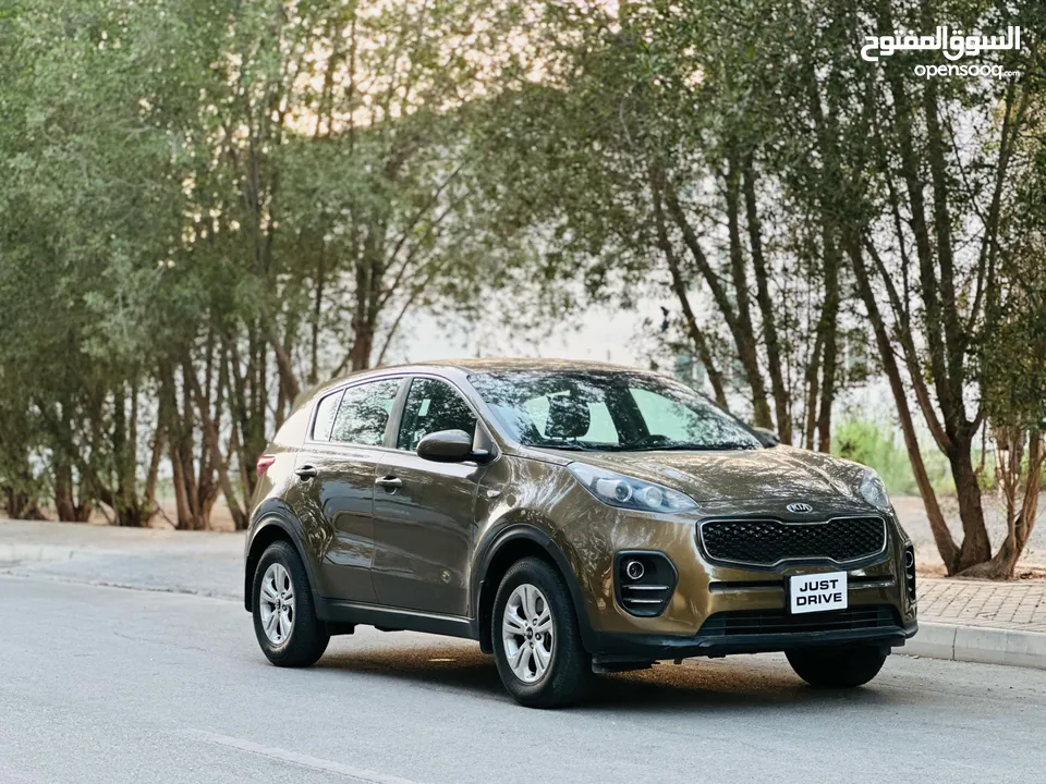 KIA SPORTAGE2.0L 2016 MODEL WITH WELL-MAINATINED AND LOW MILEAGE CAR