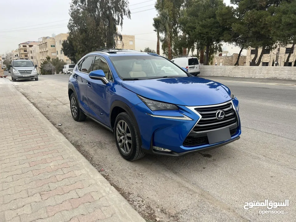 لكزس NX300 موديل 2016 لون ازرق فل كامل اعلى تصنيف من فئتها