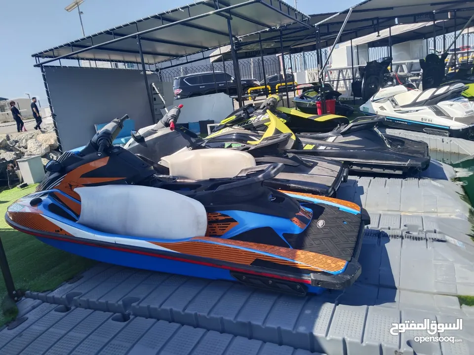 شركة تاجير يخوت في دبي مارينا مول للبيع